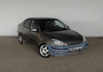 Подержанный автомобиль Ford Focus Sedan 2004 года (3 фото)