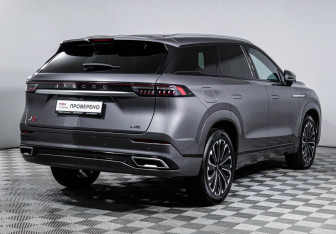 Подержанный автомобиль Jaecoo J8 2024 года (5 фото)