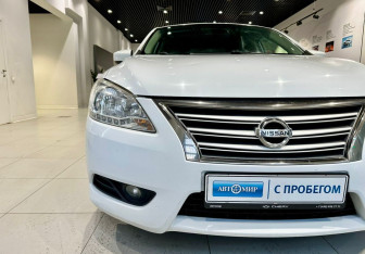Подержанный автомобиль Nissan Sentra Sedan 2015 года (8 фото)