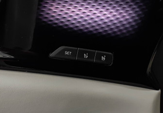 Подержанный автомобиль Kia Carnival 2022 года (19 фото)