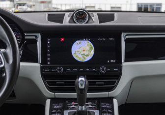 Подержанный автомобиль Porsche Macan 2019 года (17 фото)