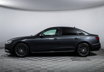 Подержанный автомобиль Audi A4 Sedan 2020 года (8 фото)
