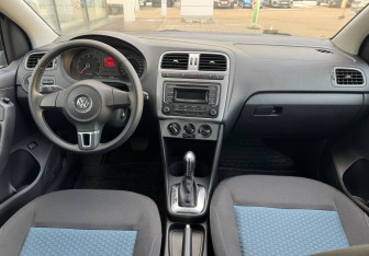Подержанный автомобиль Volkswagen Polo Sedan 2013 года (9 фото)