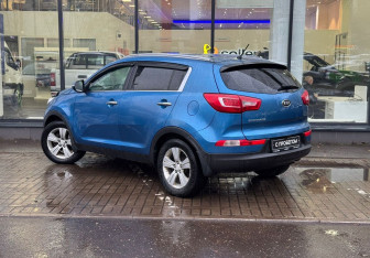Подержанный автомобиль Kia Sportage 2010 года (6 фото)