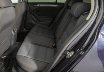 Подержанный автомобиль Volkswagen Golf Hatchback 2011 года (11 фото)