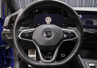 Подержанный автомобиль Volkswagen Golf Hatchback 2020 года (17 фото)