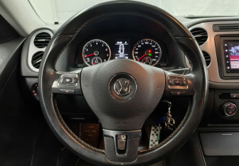 Подержанный автомобиль Volkswagen Tiguan 2016 года (12 фото)