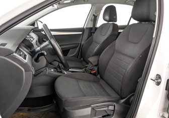 Подержанный автомобиль Skoda Octavia Liftback 2014 года (20 фото)