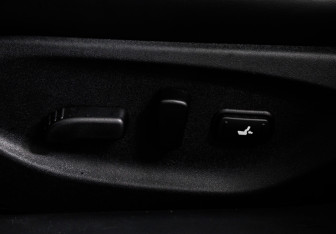 Подержанный автомобиль Infiniti Q50 2016 года (16 фото)