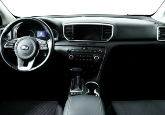 Подержанный автомобиль Kia Sportage 2020 года (8 фото)