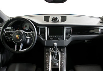 Подержанный автомобиль Porsche Macan 2014 года (34 фото)