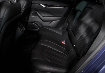 Подержанный автомобиль Maserati Levante 2018 года (10 фото)