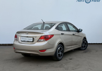 Подержанный автомобиль Hyundai Solaris Sedan 2011 года (5 фото)
