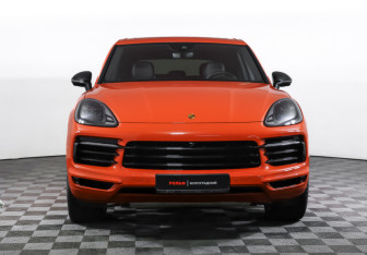 Подержанный автомобиль Porsche Cayenne 2020 года (2 фото)