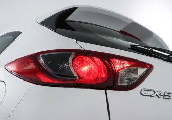 Подержанный автомобиль Mazda CX-5 2016 года (8 фото)