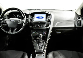 Подержанный автомобиль Ford Focus Sedan 2016 года (6 фото)