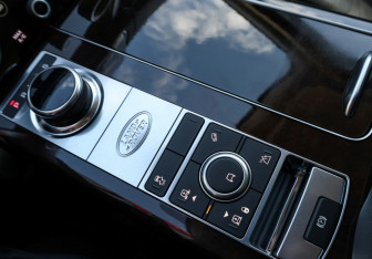 Подержанный автомобиль Land Rover Range Rover 2021 года (21 фото)