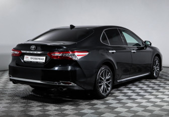 Подержанный автомобиль Toyota Camry Sedan 2023 года (5 фото)