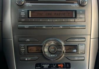 Подержанный автомобиль Toyota Auris Hatchback 2008 года (12 фото)