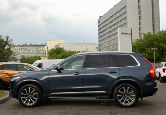 Подержанный автомобиль Volvo XC90 2018 года (6 фото)