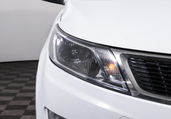 Подержанный автомобиль Kia Rio Hatchback 2012 года (7 фото)