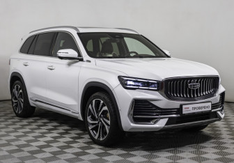 Подержанный автомобиль Geely Monjaro 2023 года (3 фото)