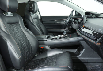 Подержанный автомобиль Changan UNI-K 2023 года (14 фото)