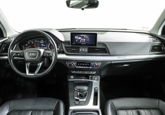 Подержанный автомобиль Audi Q5 2019 года (15 фото)