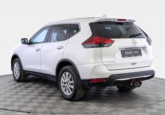 Подержанный автомобиль Nissan X-Trail 2022 года (7 фото)