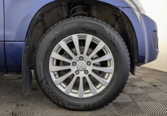 Подержанный автомобиль Suzuki Grand Vitara 2013 года (18 фото)