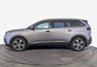 Подержанный автомобиль Peugeot 5008 Suv 2018 года (8 фото)