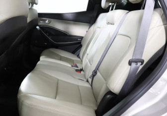 Подержанный автомобиль Hyundai Santa Fe 2016 года (11 фото)