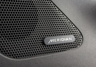 Подержанный автомобиль Jaguar F-Pace 2020 года (28 фото)