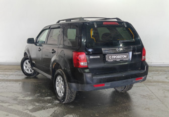 Подержанный автомобиль Mazda Tribute 2007 года (6 фото)