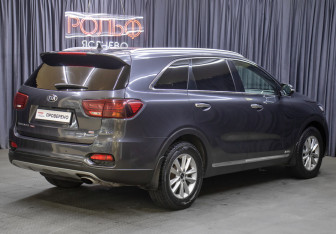 Подержанный автомобиль Kia Sorento 2018 года (5 фото)