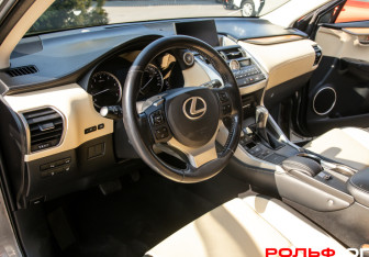 Подержанный автомобиль Lexus NX 2015 года (15 фото)