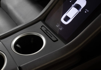 Подержанный автомобиль Porsche Taycan 2022 года (19 фото)