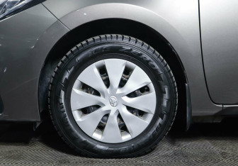 Подержанный автомобиль Toyota Corolla Sedan 2016 года (8 фото)