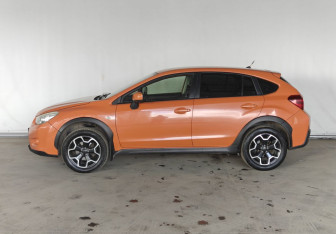 Подержанный автомобиль Subaru XV 2012 года (7 фото)