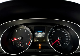 Подержанный автомобиль Volkswagen Passat Wagon 2016 года (13 фото)