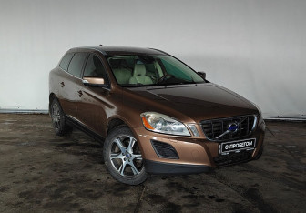 Подержанный автомобиль Volvo XC60 2012 года (3 фото)