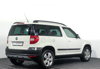 Подержанный автомобиль Skoda Yeti 2013 года (7 фото)
