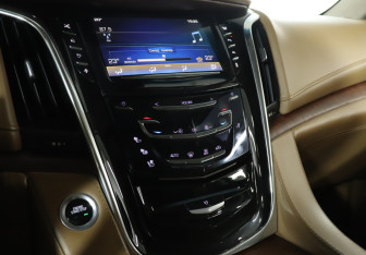 Подержанный автомобиль Cadillac Escalade Suv 2016 года (19 фото)