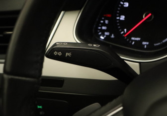 Подержанный автомобиль Audi Q7 2016 года (13 фото)