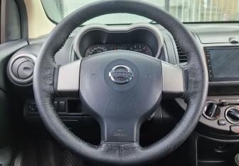 Подержанный автомобиль Nissan Note 2007 года (14 фото)