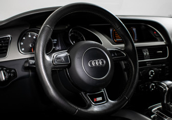 Подержанный автомобиль Audi A5 Coupe 2014 года (13 фото)