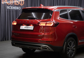 Подержанный автомобиль Chery Tiggo 8 Pro 2021 года (26 фото)