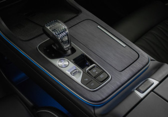 Подержанный автомобиль GAC GS8 2023 года (18 фото)