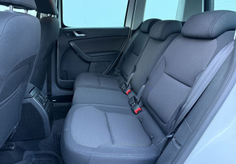 Подержанный автомобиль Skoda Yeti 2012 года (11 фото)