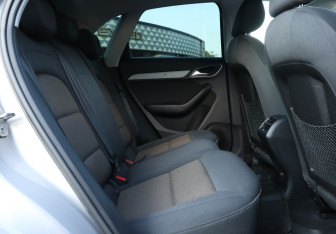 Подержанный автомобиль Audi Q3 2012 года (10 фото)